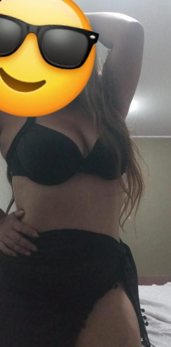 Karolina (28 años) ecuatoriana